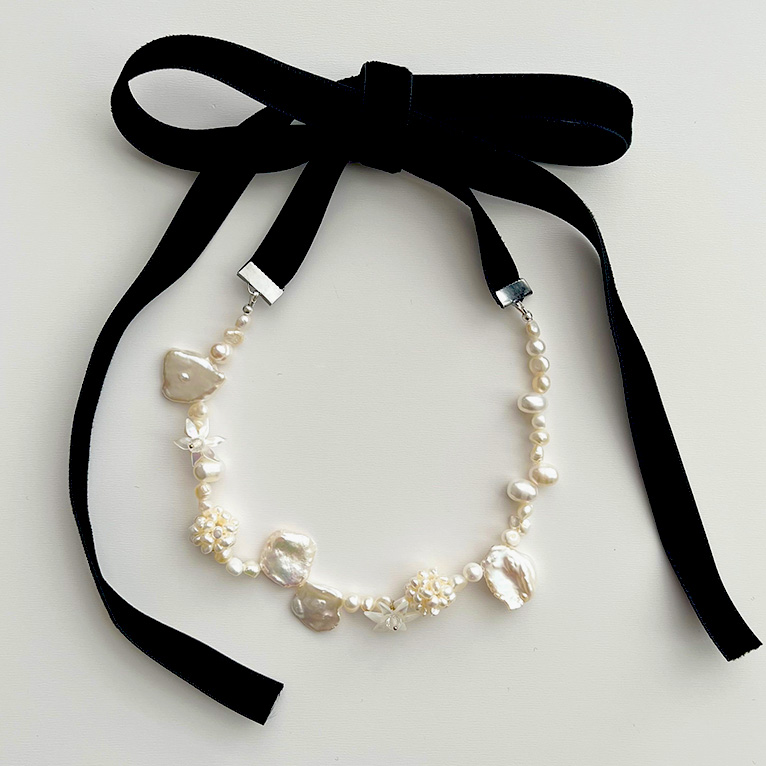 velour ribbon pearl necklace