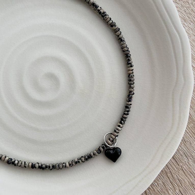 KYASHA : dalmatian necklace