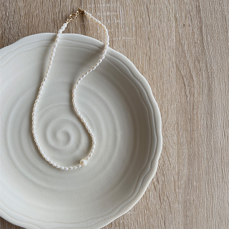 KYASHA : pearl necklace