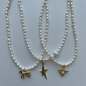 holiday :  motif  pearl necklace